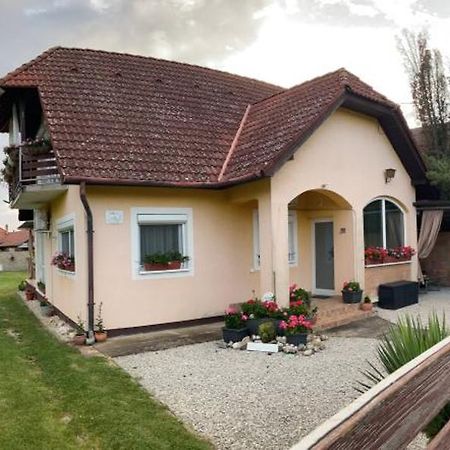 Balatonberény Liliana Apartman מראה חיצוני תמונה